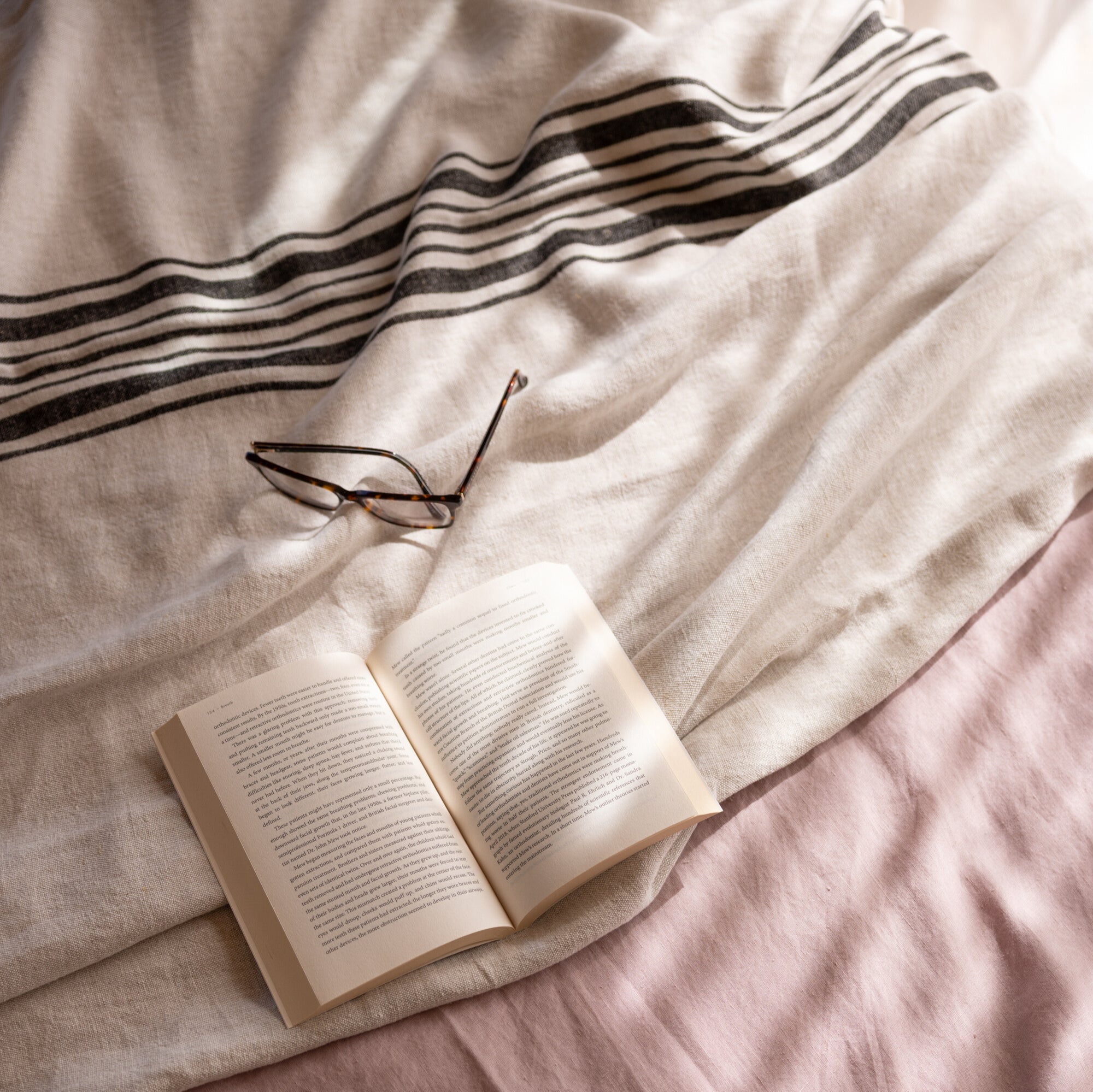 Tide linen throw