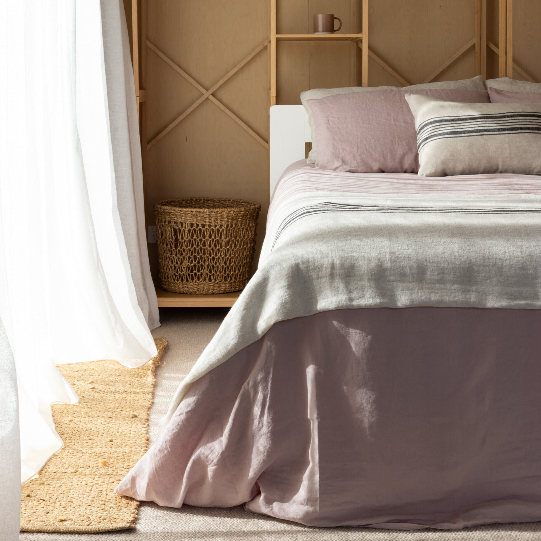 Tide linen throw