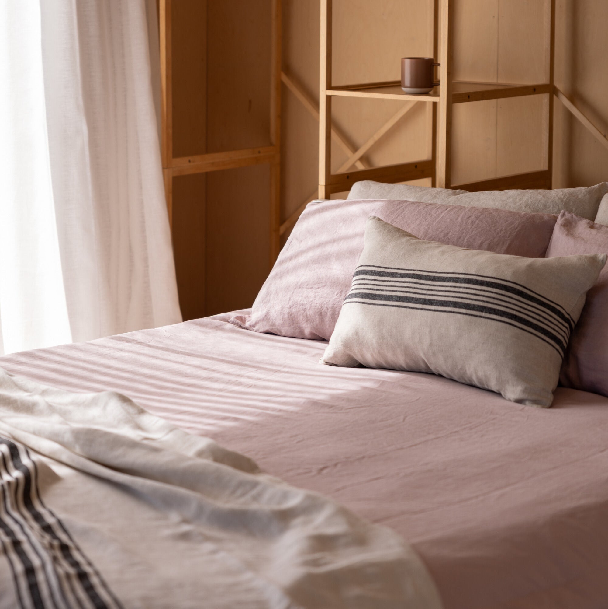 Tide linen throw